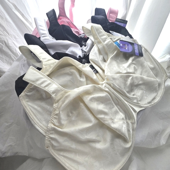 Bali 42DDD Mega Bra Bundle NWT - Picture 1 of 16